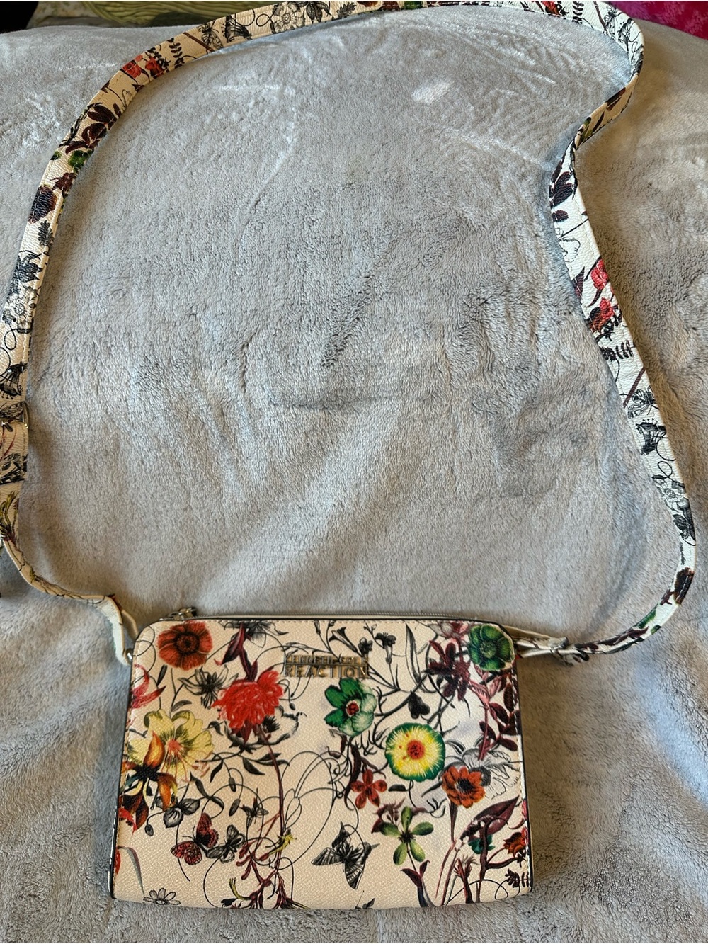 Kenneth Cole Reaction White Crossbody Bag with Multicolor Floral Print